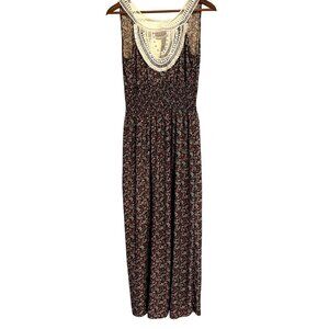 Womens Sleeveless Bohemian Maxi Dress With Crochet Neckline & Paisley Print
